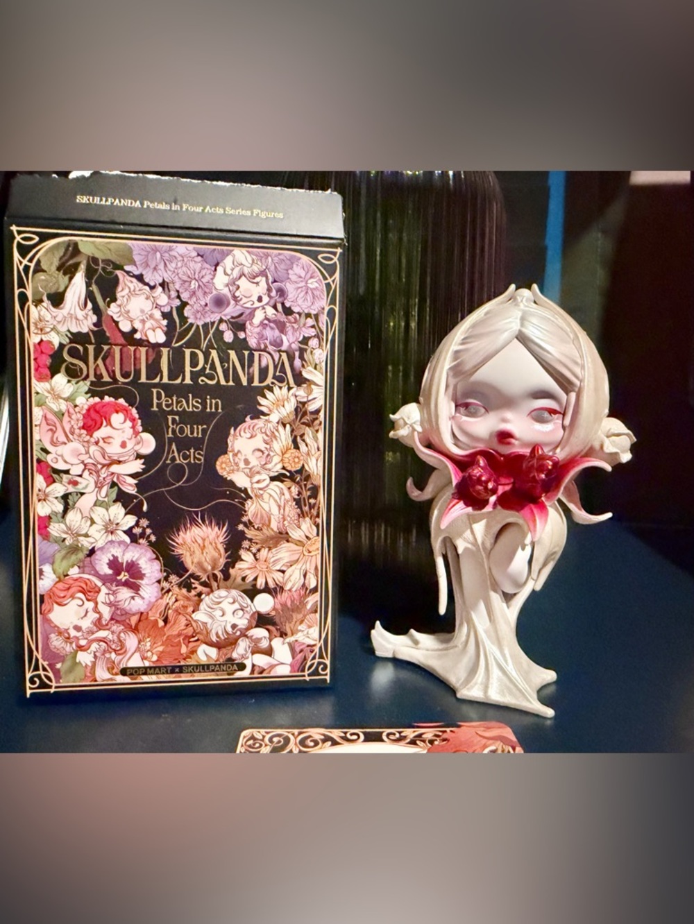 POP MART Skullpanda Petals in Four Acts-The Crown in Ashes